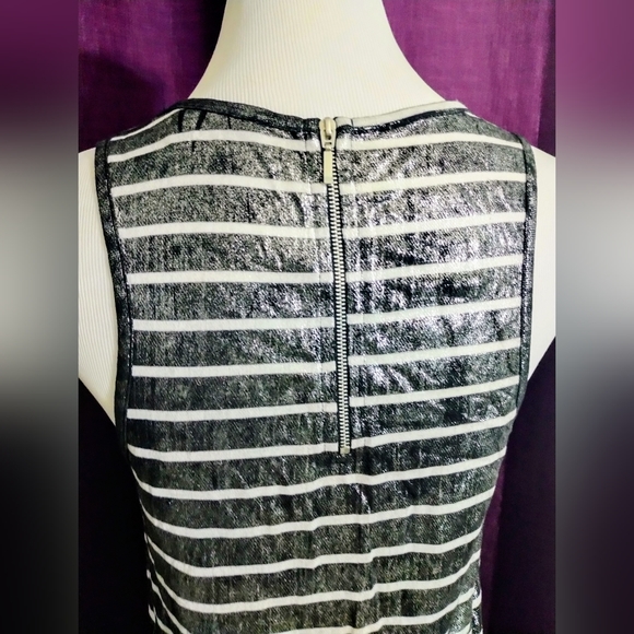 Guess Black & White silver metallic Tank Top high low style size S crew neck - Picture 3 of 9